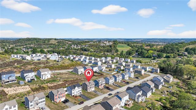 555 Gardenia Dr, Rostraver, PA 15012