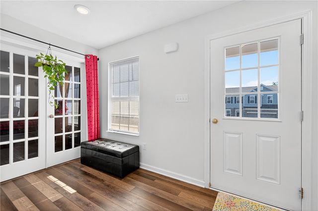 555 Gardenia Dr, Rostraver, PA 15012