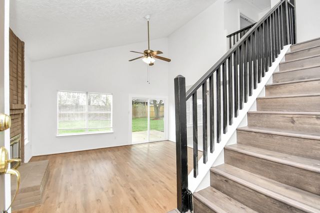 1111 W Brompton Drive, Pearland, TX 77584