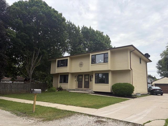 4521 73rd STREET, Kenosha, WI 53142
