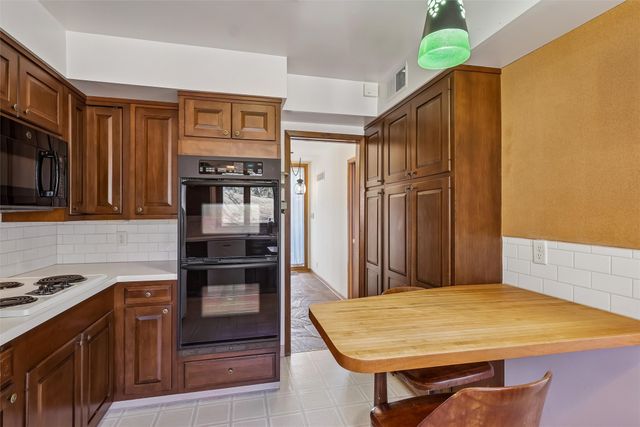 1000 56th Street, Des Moines, IA 50311