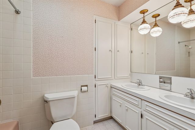 1000 56th Street, Des Moines, IA 50311