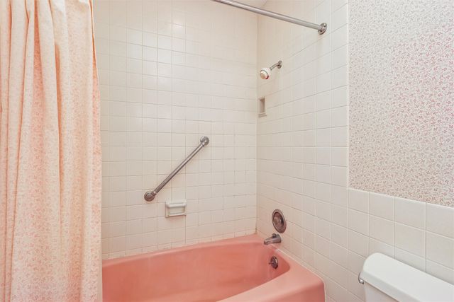 1000 56th Street, Des Moines, IA 50311