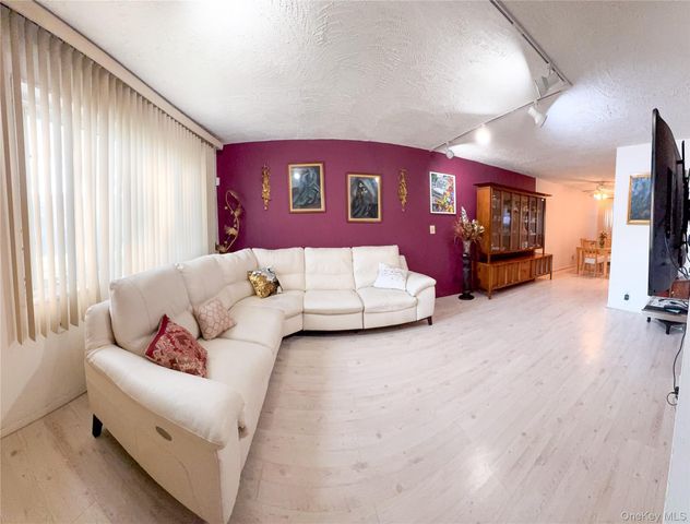 212-87 16th Avenue 189, Bayside, NY 11360