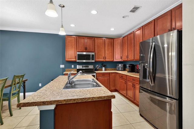 2454 NORWOOD PLACE, Tavares, FL 32778