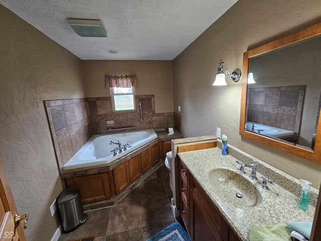 2211 W 600 S, Anderson, IN 46013