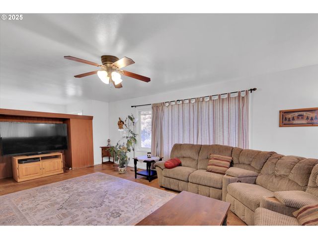 21076 Nw Green Mountain Rd, Banks, OR 97106