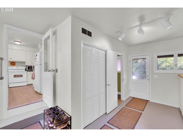 21076 Nw Green Mountain Rd, Banks, OR 97106