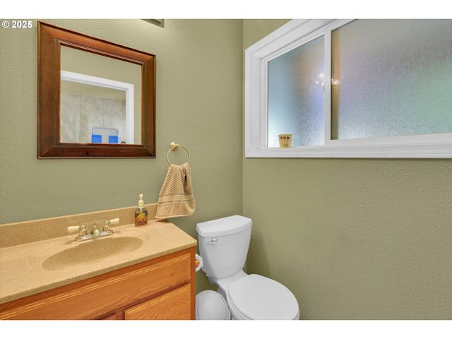 21076 Nw Green Mountain Rd, Banks, OR 97106