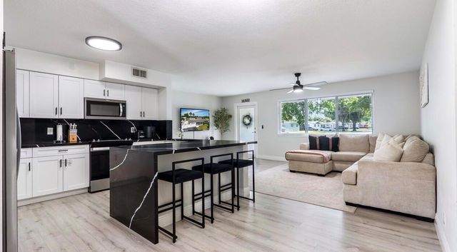 542 NW 47th Avenue, Plantation, FL 33317