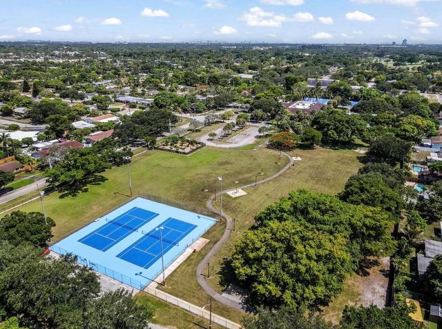 542 NW 47th Avenue, Plantation, FL 33317
