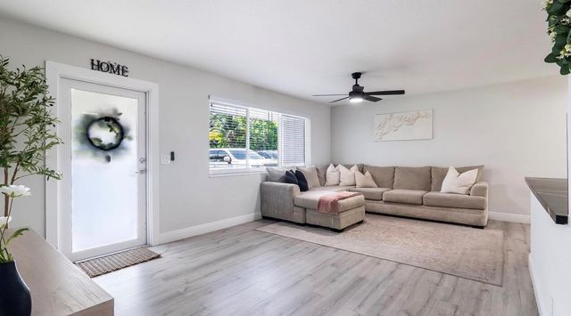 542 NW 47th Avenue, Plantation, FL 33317
