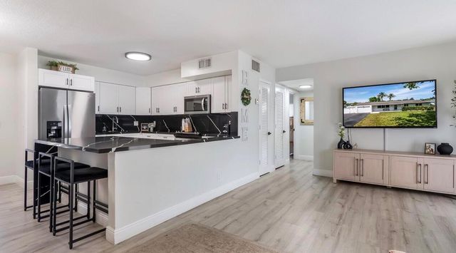 542 NW 47th Avenue, Plantation, FL 33317