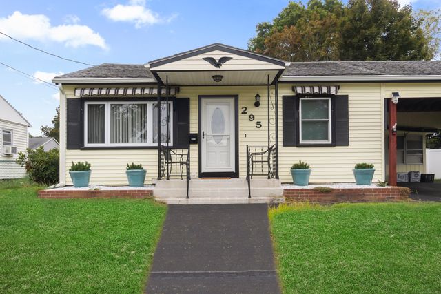 295 Midway Oval, Groton, CT 06340