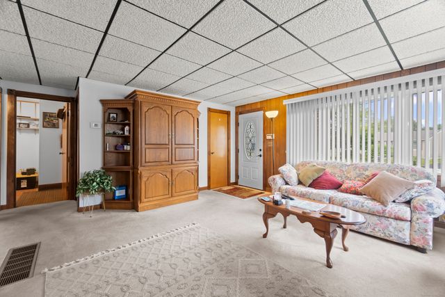295 Midway Oval, Groton, CT 06340