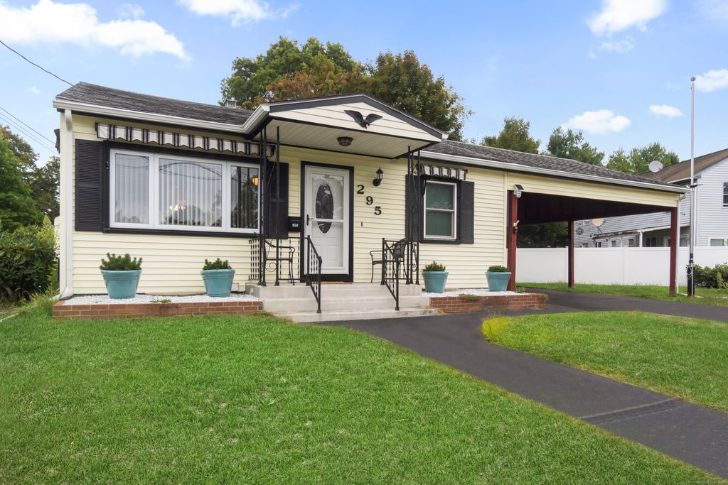 295 Midway Oval, Groton, CT 06340