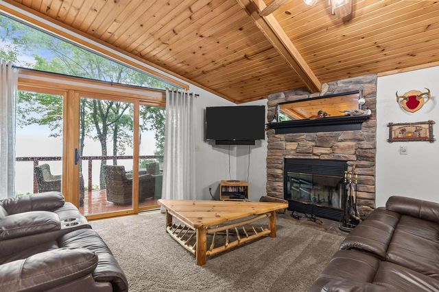 W6220 N Lakeview Drive, Markesan, WI 53946