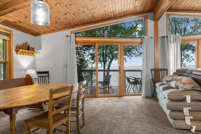 W6220 N Lakeview Drive, Markesan, WI 53946