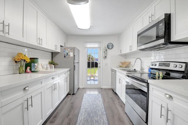 422 N H Street, Lake Worth Beach, FL 33460