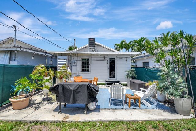 422 N H Street, Lake Worth Beach, FL 33460