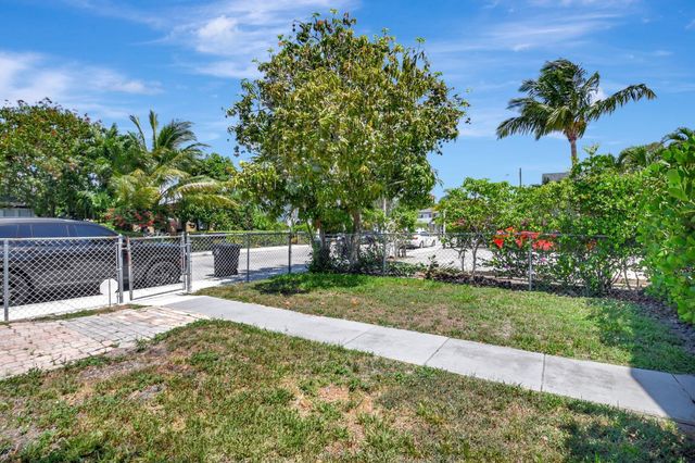 422 N H Street, Lake Worth Beach, FL 33460