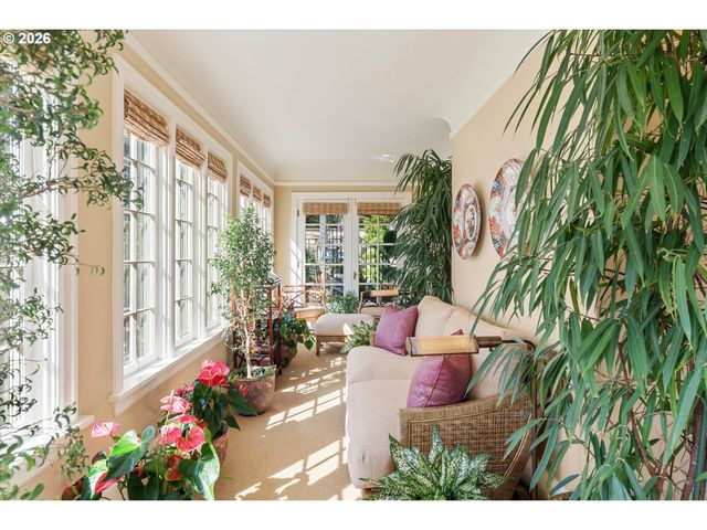 2836 Nw CUMBERLAND Rd, Portland, OR 97210