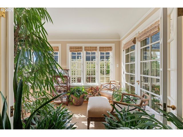 2836 Nw CUMBERLAND Rd, Portland, OR 97210