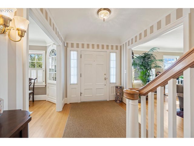 2836 Nw CUMBERLAND Rd, Portland, OR 97210