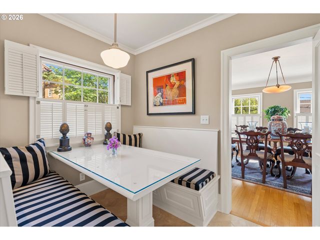 2836 Nw CUMBERLAND Rd, Portland, OR 97210