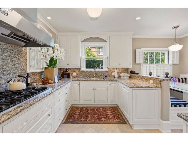 2836 Nw CUMBERLAND Rd, Portland, OR 97210