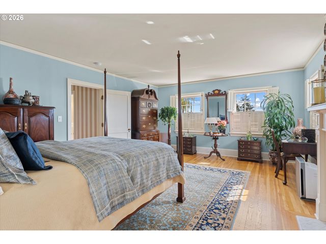 2836 Nw CUMBERLAND Rd, Portland, OR 97210