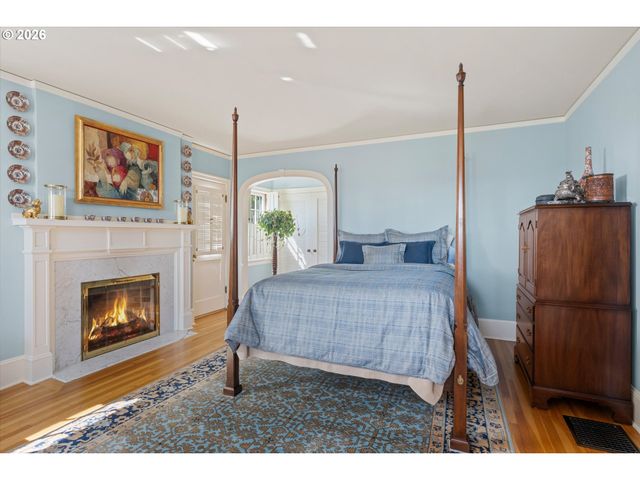 2836 Nw CUMBERLAND Rd, Portland, OR 97210