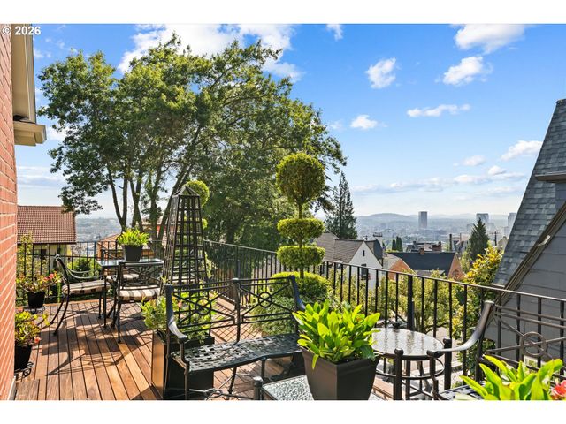 2836 Nw CUMBERLAND Rd, Portland, OR 97210