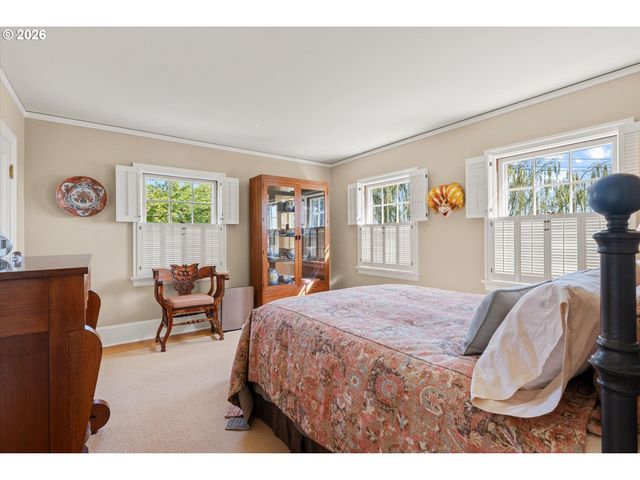 2836 Nw CUMBERLAND Rd, Portland, OR 97210