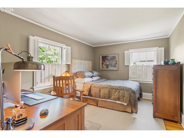 2836 Nw CUMBERLAND Rd, Portland, OR 97210
