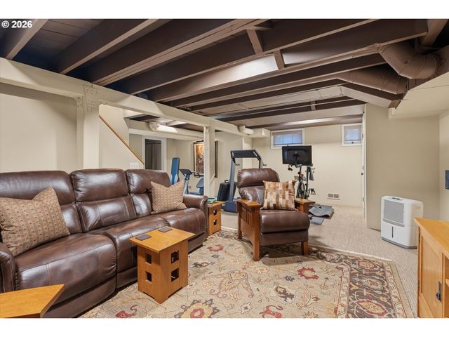 2836 Nw CUMBERLAND Rd, Portland, OR 97210