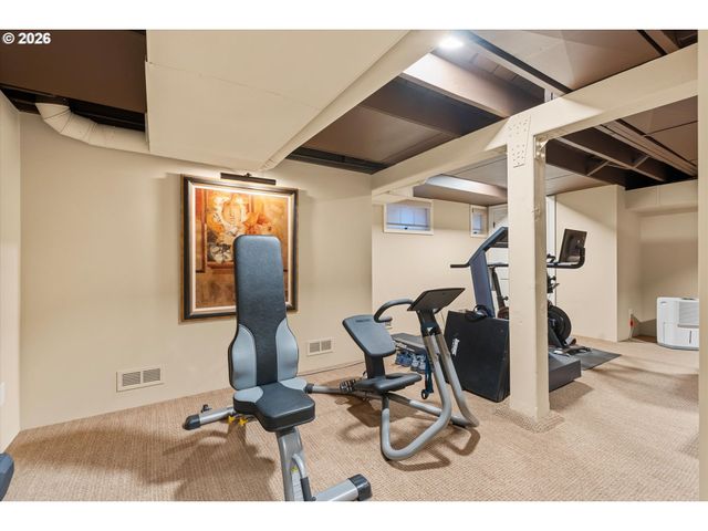 2836 Nw CUMBERLAND Rd, Portland, OR 97210