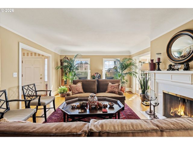 2836 Nw CUMBERLAND Rd, Portland, OR 97210
