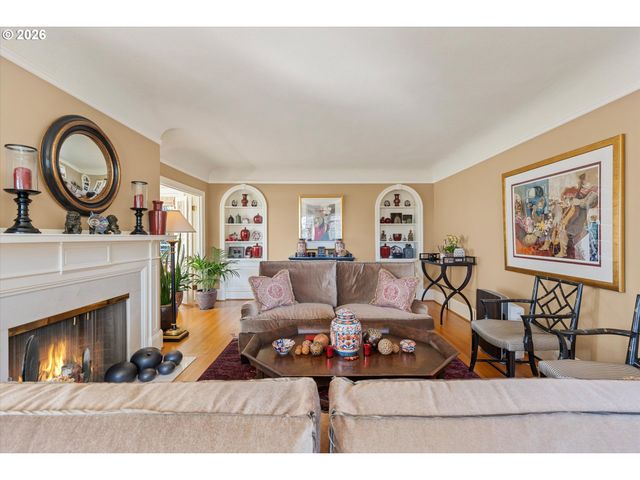 2836 Nw CUMBERLAND Rd, Portland, OR 97210