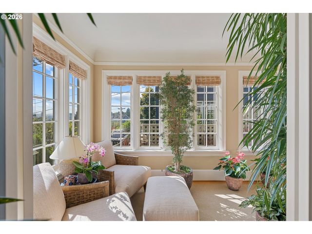 2836 Nw CUMBERLAND Rd, Portland, OR 97210