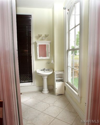 602 Church Street, Selma, AL 36701