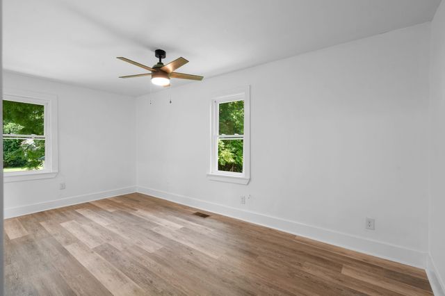 102 Lowe St, Mount Pleasant, TN 38474