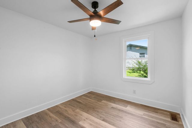 102 Lowe St, Mount Pleasant, TN 38474
