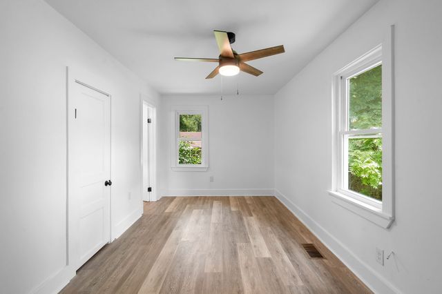 102 Lowe St, Mount Pleasant, TN 38474