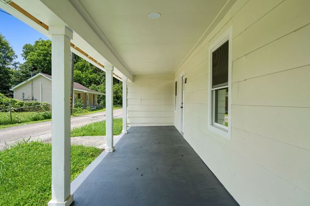 102 Lowe St, Mount Pleasant, TN 38474
