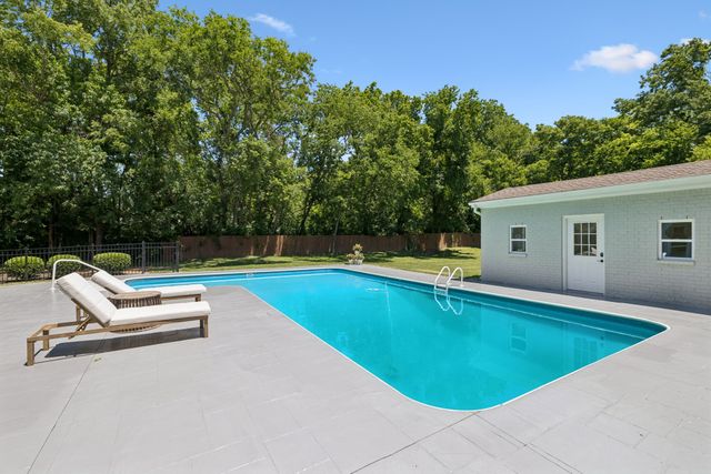 1400 Arrowhead Dr, Brentwood, TN 37027