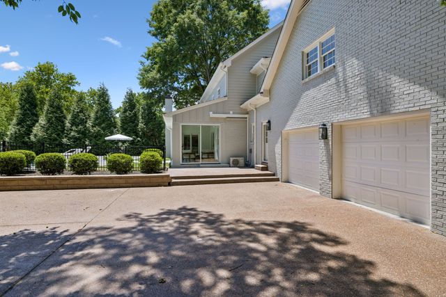 1400 Arrowhead Dr, Brentwood, TN 37027