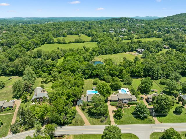 1400 Arrowhead Dr, Brentwood, TN 37027
