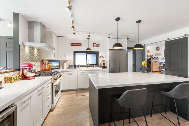 44 Country Club Drive, Palm Desert, CA 92260