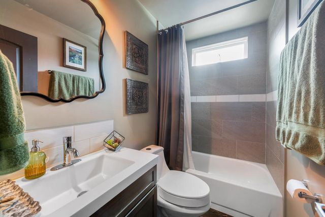 44 Country Club Drive, Palm Desert, CA 92260